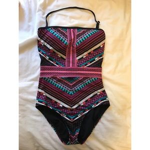 Laundry by Shelli Segal 1-piece bathing suit